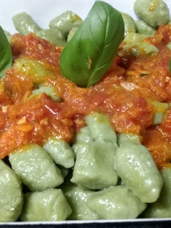 Una foto de Ñoquis de espinaca sin gluten