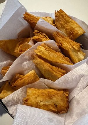 Una foto de Pasteles fritos de dulce de membrillo😋