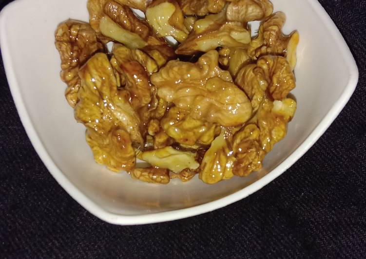 Caramelized Walnuts