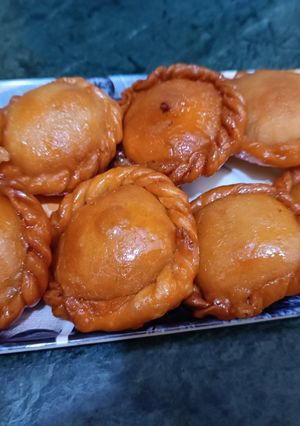 चंद्रकला(Chandrakala recipe in hindi) रेसिपी मुख्य फोटो