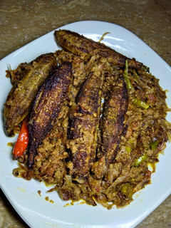 A picture of Qeema Bharay Karelay.