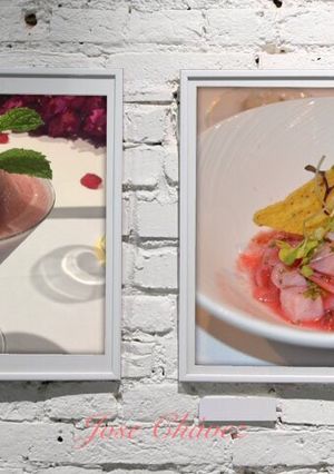 Foto principal de Cóctel Daiquiri de fresa y ceviche de pescado con frutos rojos