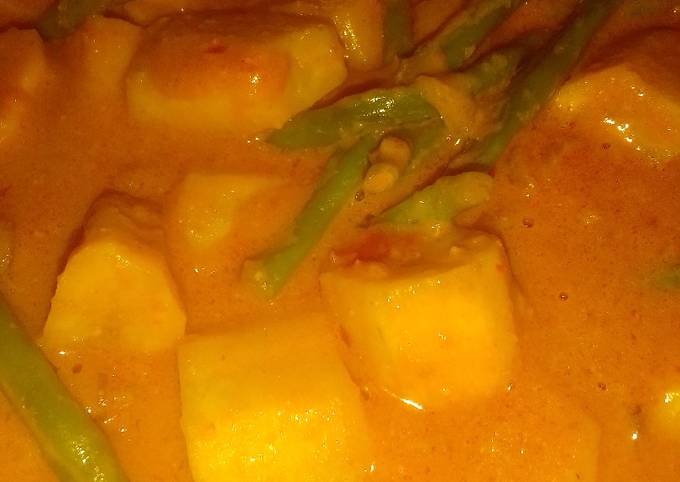 Steps to Prepare Eric Ripert Matoke with peanut sauce