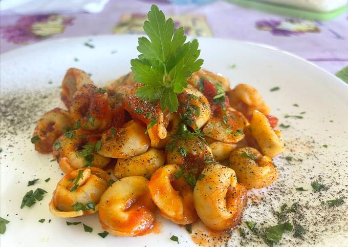 Tortellini con ripieno di carne