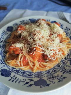 Paradicsomos spagetti húsgolyókkal recept fotója
