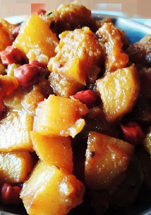 ছোলা দিয়ে কুমড়োর ছক্কা (chola diye kumror chokka recipe in Bengali) রেসিপির প্রধান ছবি