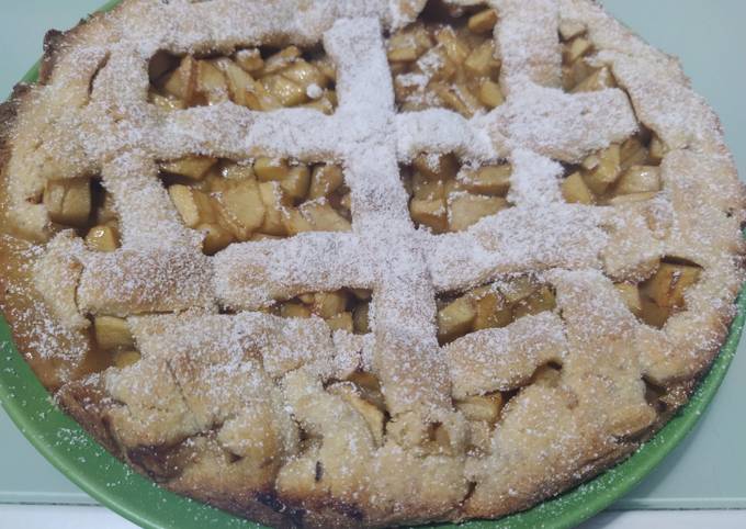 Crostata di mele con frolla alle mandorle