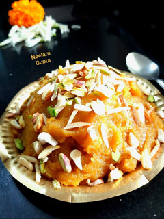 मूंग दाल का हलवा (moong dal ka halwa recipe in Hindi) रेसिपी मुख्य फोटो