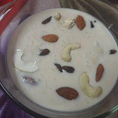 Rice.dry fruit kheer A picture of Rice.dry fruit kheer.