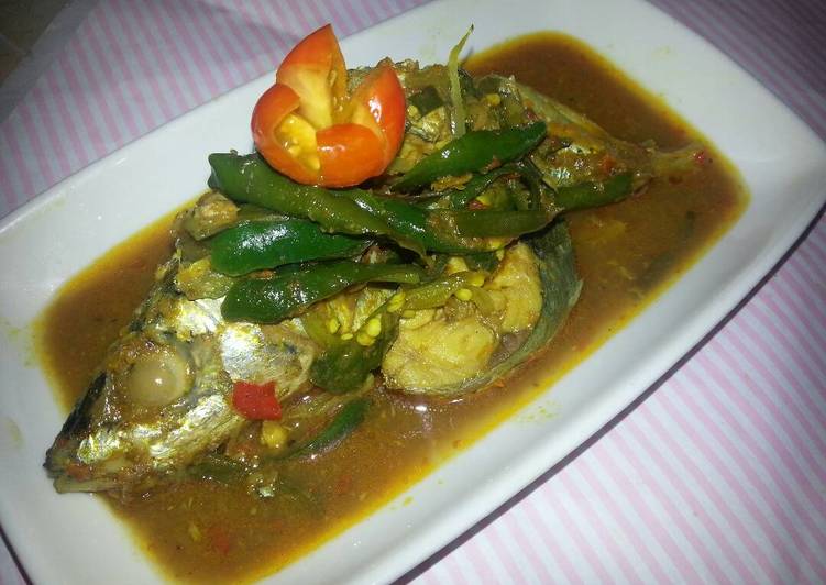 Ikan Kuah Kuning Cabe Hijau Besar (Spicy)