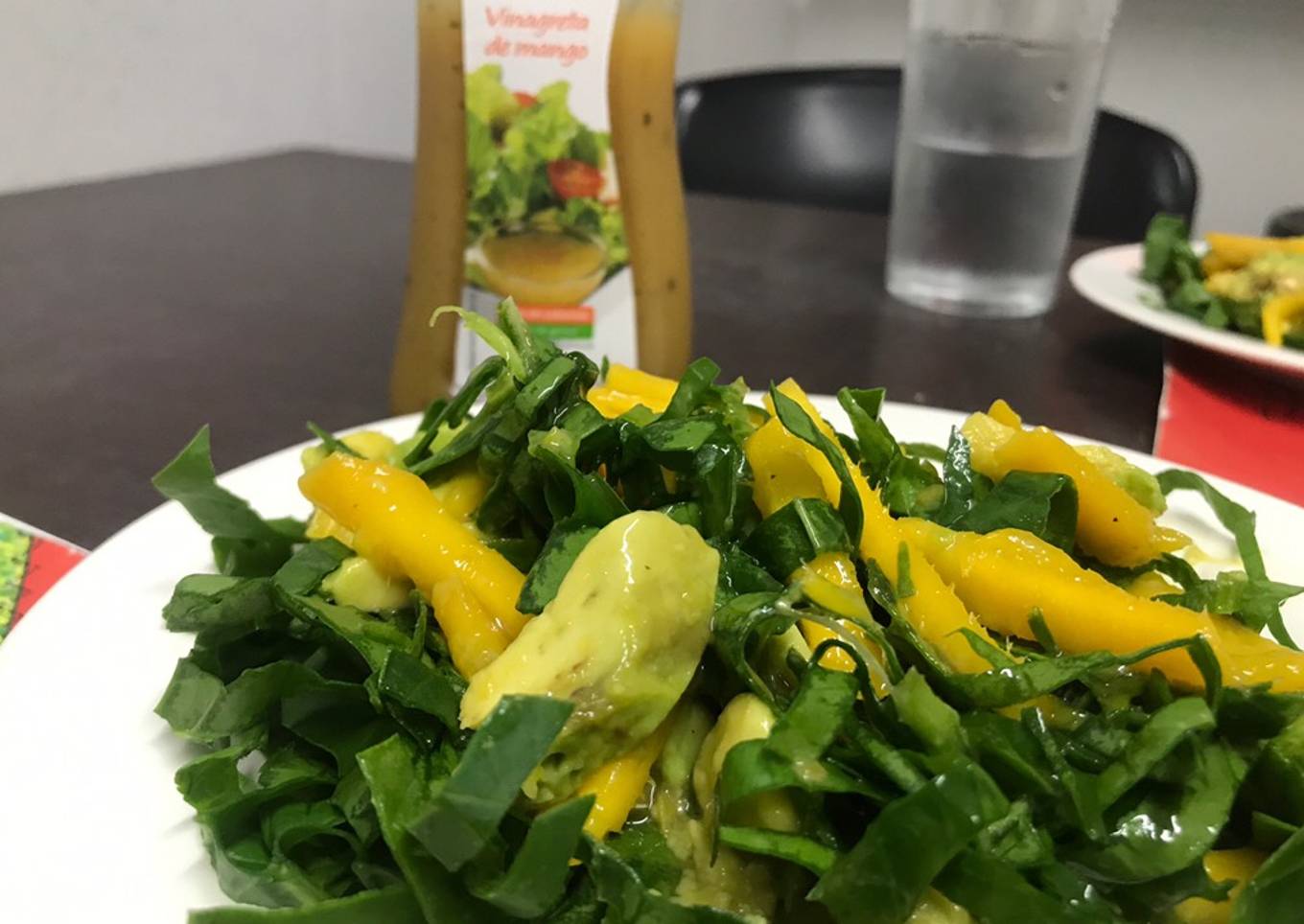 Ensalada de espinaca, mango y aguacate
