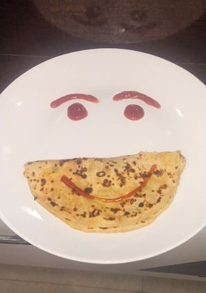 आलू का पराठा (aloo ka paratha recipe in Hindi) रेसिपी मुख्य फोटो