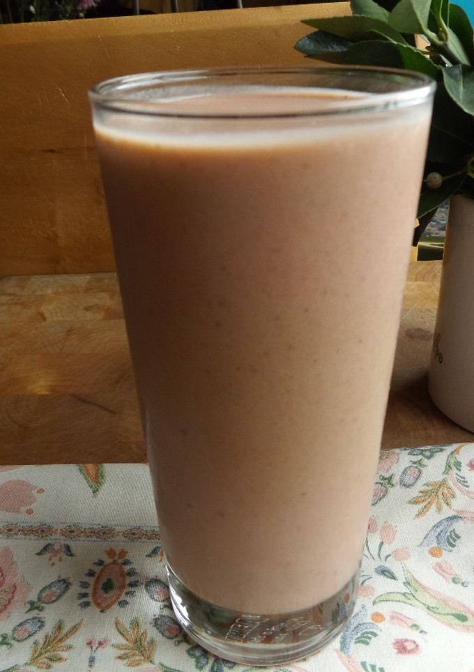 Una foto de Lassi de albaricoques y frutos rojos