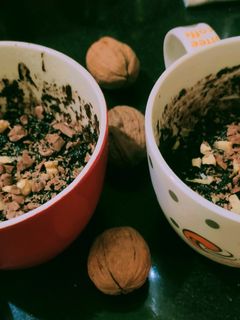 ઇન્સ્ટન્ટ વોલનટ કપ કેક (Instant Walnut Cup Cake Recipe In Gujarati) રેસીપી મુખ્ય ફોટો