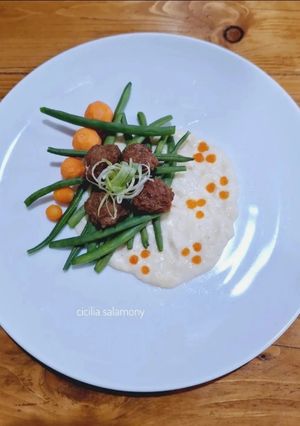 Foto resep Bola - Bola Daging Saus Putih