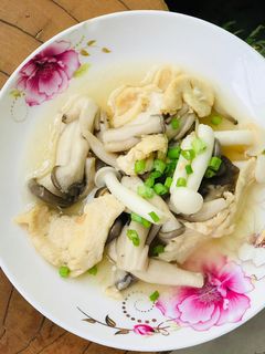 Hình của món Nấm xào ức gà.