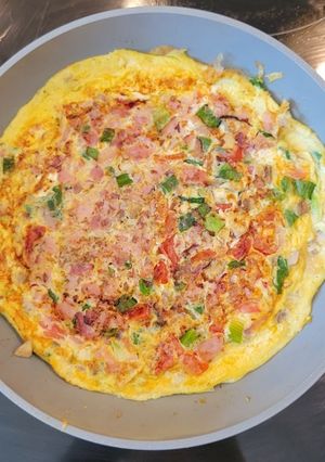 A picture of Omelet 🍳.
