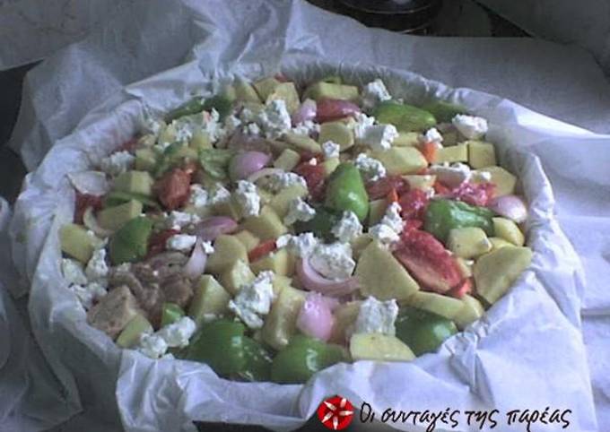 κύρια φωτογραφία συνταγής Χοιρινό με λαχανικά στη γάστρα