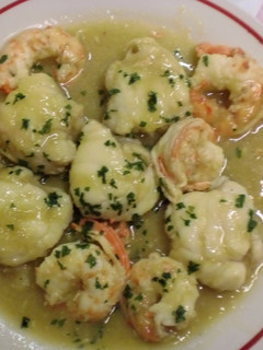 Una foto de Rape y langostinos al cava