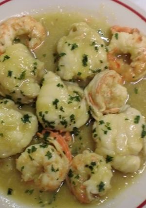 Foto principal de Rape y langostinos al cava