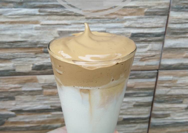 Cara Gampang Menyiapkan Dalgona Coffee, Menggugah Selera