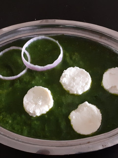 पालक पनीर(palak paneer reccepie in hindi) रेसिपी मुख्य फोटो