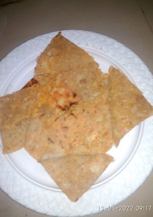 आलू का पराठा (aloo ka paratha recipe in Hindi) रेसिपी मुख्य फोटो