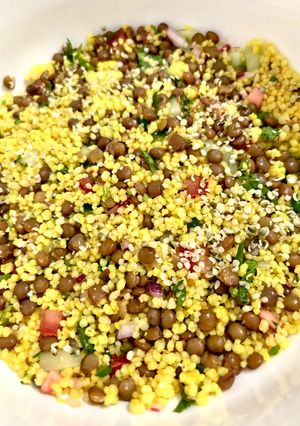 Una foto de Tabulé de Cuscús con Lentejas y Cúrcuma