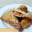 Roti sandwich kriuk isi sosis bawang bombay