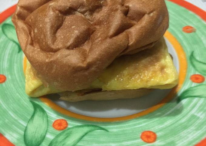 Resep Burger Isi Telur Kornet Oleh Bunda Lina Cookpad