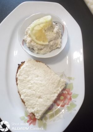 O poză a rețetei Salată de icre de crap cu griș.