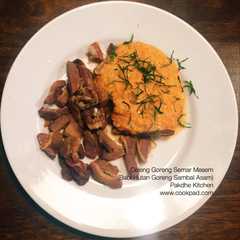รูปของ Celeng Semar Mesem (Babi Hutan Goreng Sambal Asam) resep Simbah ala Pakdhe Kitchen