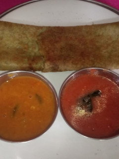 பெசரட்டு (Pesarettu recipe in tamil) செய்முறை முக்கிய புகைப்படம்