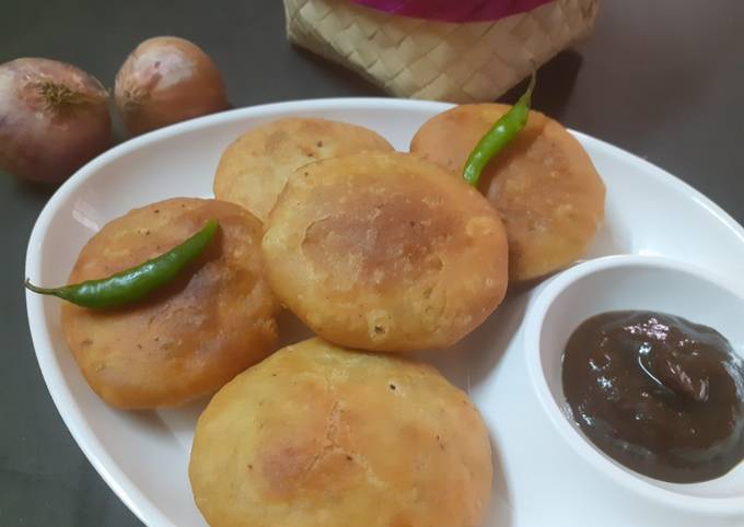 Jaipuri pyaaz ki kachauri