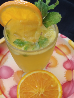 ઓરેંજ મોઇતો (orange mojito recipe in gujarati) રેસીપી મુખ્ય ફોટો