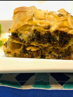 A picture of Mince beef filo squares.