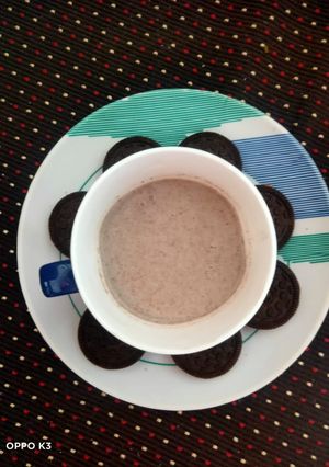 A picture of Oreo milk shake.