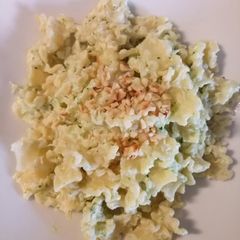 A picture of Pasta with courgette and ricotta.