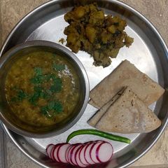 A picture of Lehsuni Moong Dal Recipe.