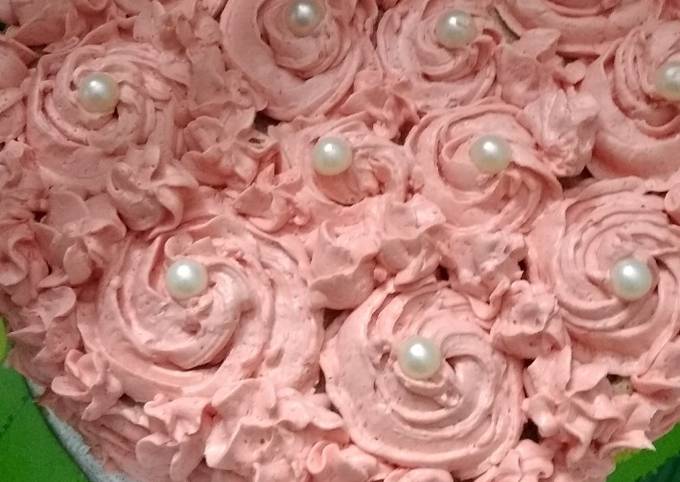 Recipe of Homemade Chocolate cake with strawberry rosette frosting