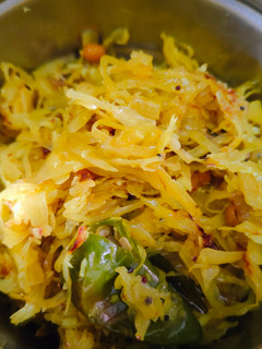 முட்டைக்கோஸ் பொரியல்(cabbage poriyal recipe in tamil) செய்முறை முக்கிய புகைப்படம்