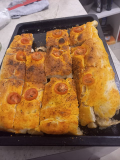 Una foto de Focaccia Pimentón albahaca