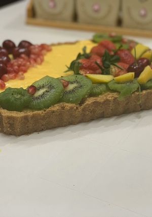A picture of No bake fruit tart.
