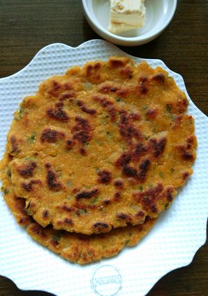 आलू मक्की का पराठा (Aloo makki ka paratha recipe in Hindi) रेसिपी मुख्य फोटो