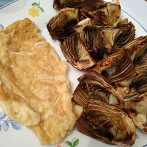 Alcachofas a la plancha con tortilla francesa