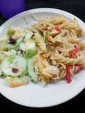 Pasta de tornillo con pollo y vegetales