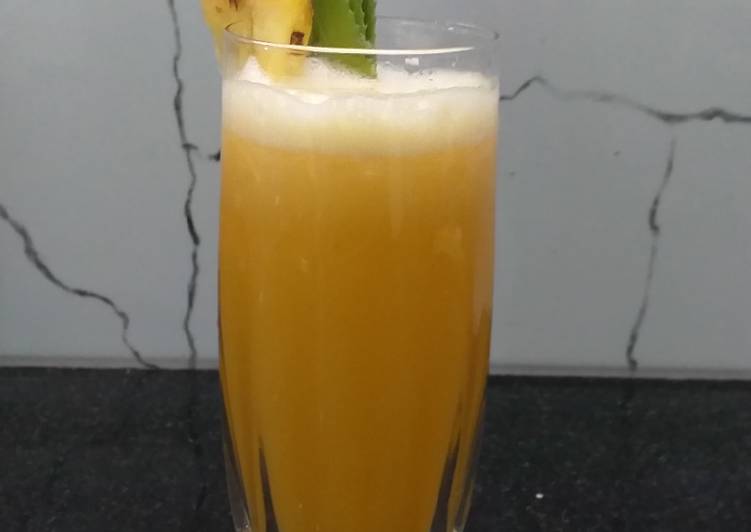 How to Prepare Homemade Pineapple Orange Apple Cocktail