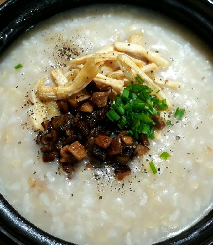 Hình của món Cháo gà hạt sen.