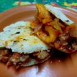 Arepas rellenas con carne y verduras