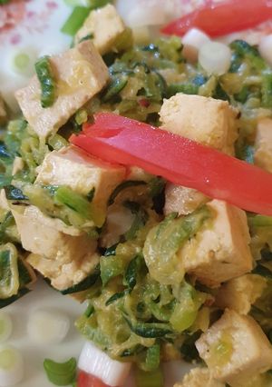 Cukkini püré tofukockával recept fotója